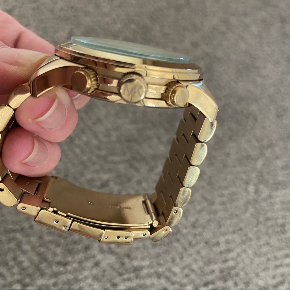 Men’s gold Michael Kors watch 🕰️ - Picture 6 of 6